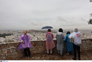 Showers and Thunderstorms Across Greece on Wednesday