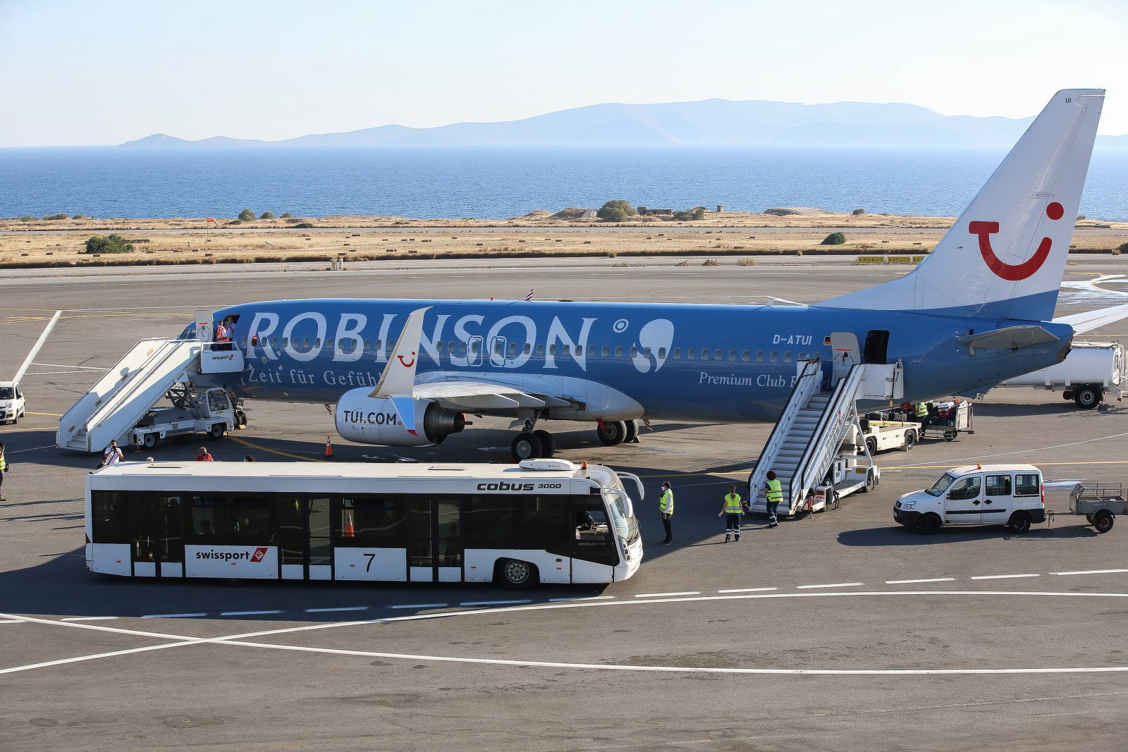 Emergency Landing in Crete After Drunk Passenger Disrupts Flight