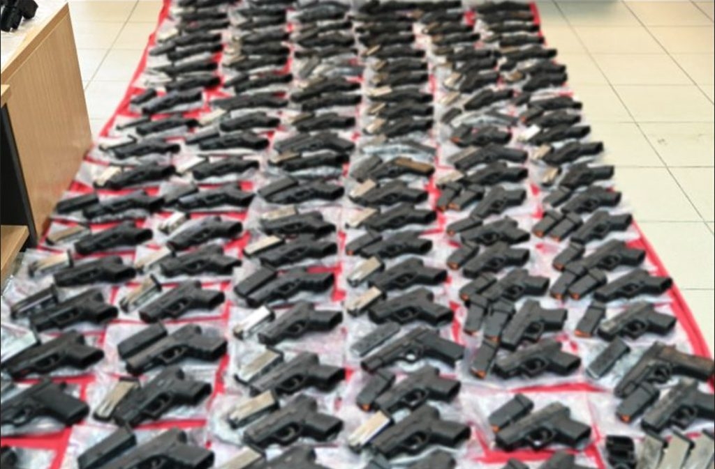 Scores of Handguns Seized in Evros; 13 Turkish Nationals Arrested
