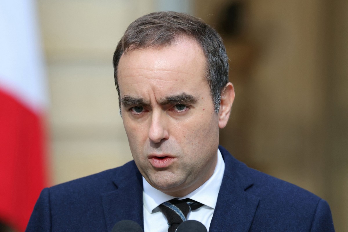 French PM Lecornu Resigns, Opposition Calls For Macron’s Removal
