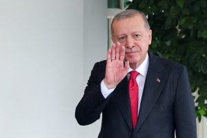 Erdogan Faces Major Poll Collapse as Opposition Surges