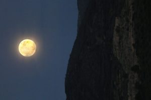 Super Harvest Moon to Shine Brightest of 2025 Tonight