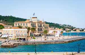 Greek Islands Caught in Tourism’s Double Bind