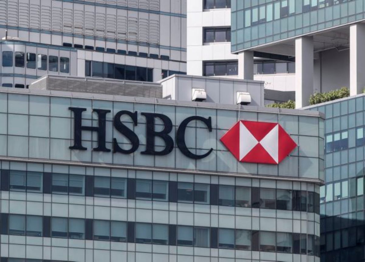 HSBC Sees Steady Greek Growth Amid Slow Inflation Decline