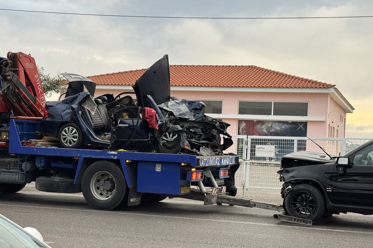 Three Dead in Two Separate Crashes Near Athens - tovima.com