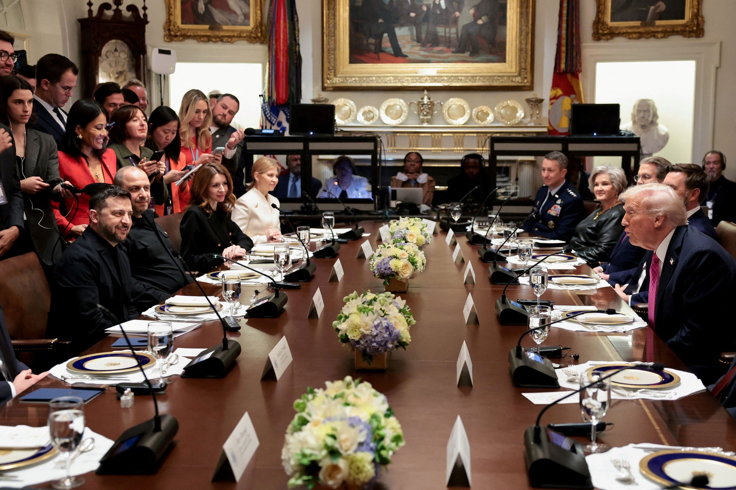 Trump Says He’d Rather End War Than Send Tomahawks to Ukraine