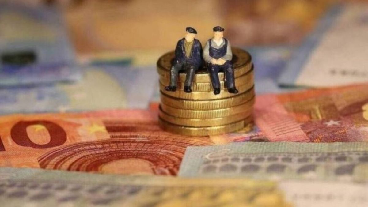 Over Half of Greek Pensions Below €1,000, Study Finds