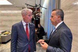 Alone or With the Others?