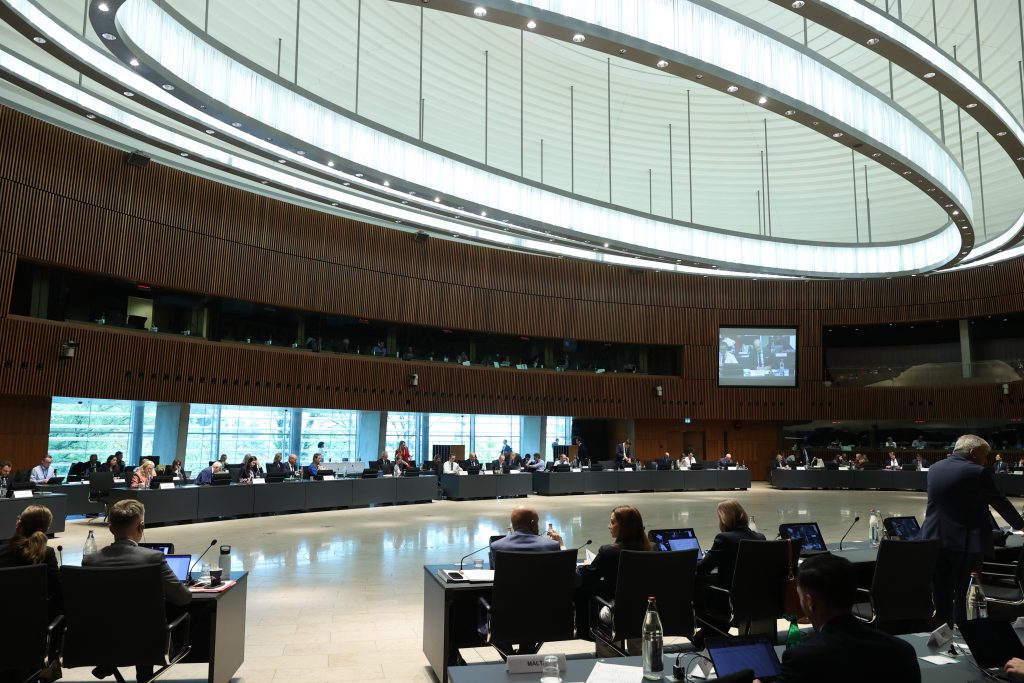 EU Environment Council Sets COP30 Stance, Backs Water Strategy