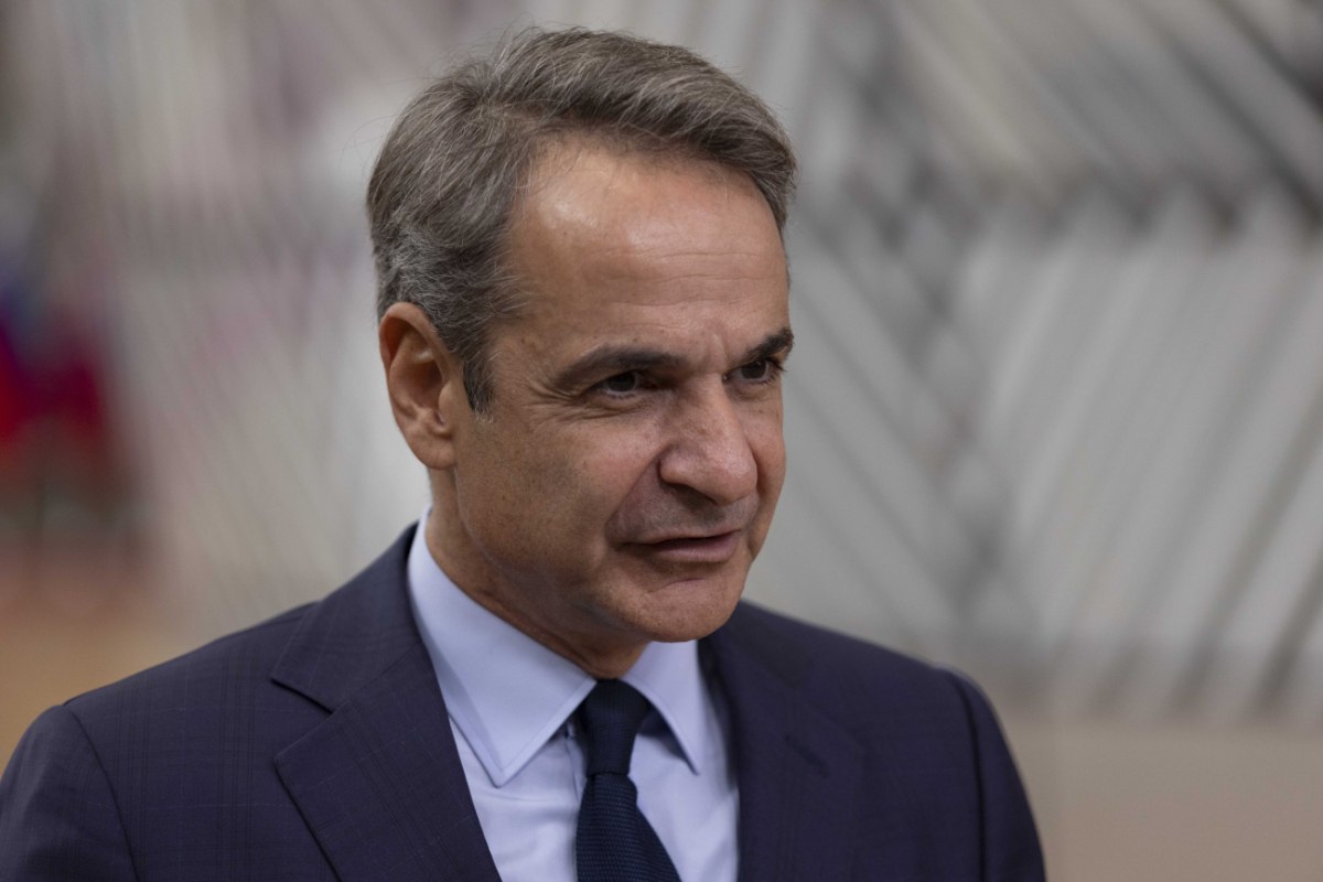 EU Defense Fund Supported by PM Mitsotakis in Politico Interview