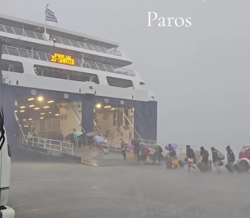 Torrential Rainfall Hits Paros (Vid)