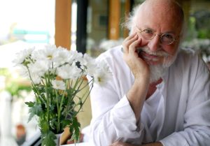 Prime Minister to Deliver Eulogy for Dionysis Savvopoulos