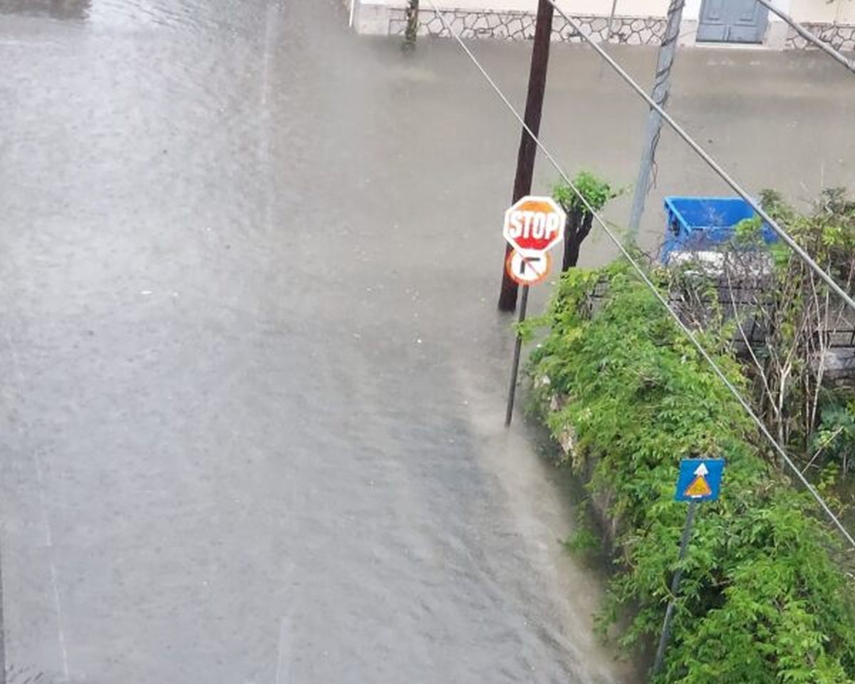 Heavy Flooding Shuts Down Schools in Western Greece
