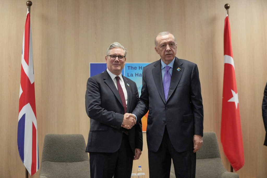 Starmer’s Turkey Trip Stirs Unease Over Jet Sale and Spy Case