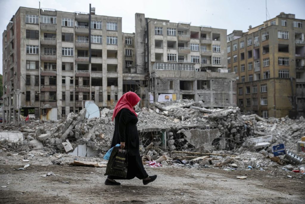 One Daughter Survived the Building Collapse in Turkey