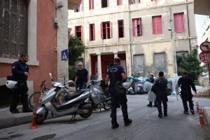 Six Arrested in Heraklion After Attack on Former Minister