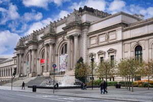 Met Museum and Greek Foundation Sued Over Nazi-Looted Van Gogh