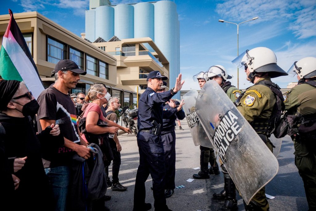 Clashes in Chania as Israeli Cruise Ship Arrives at Souda Port