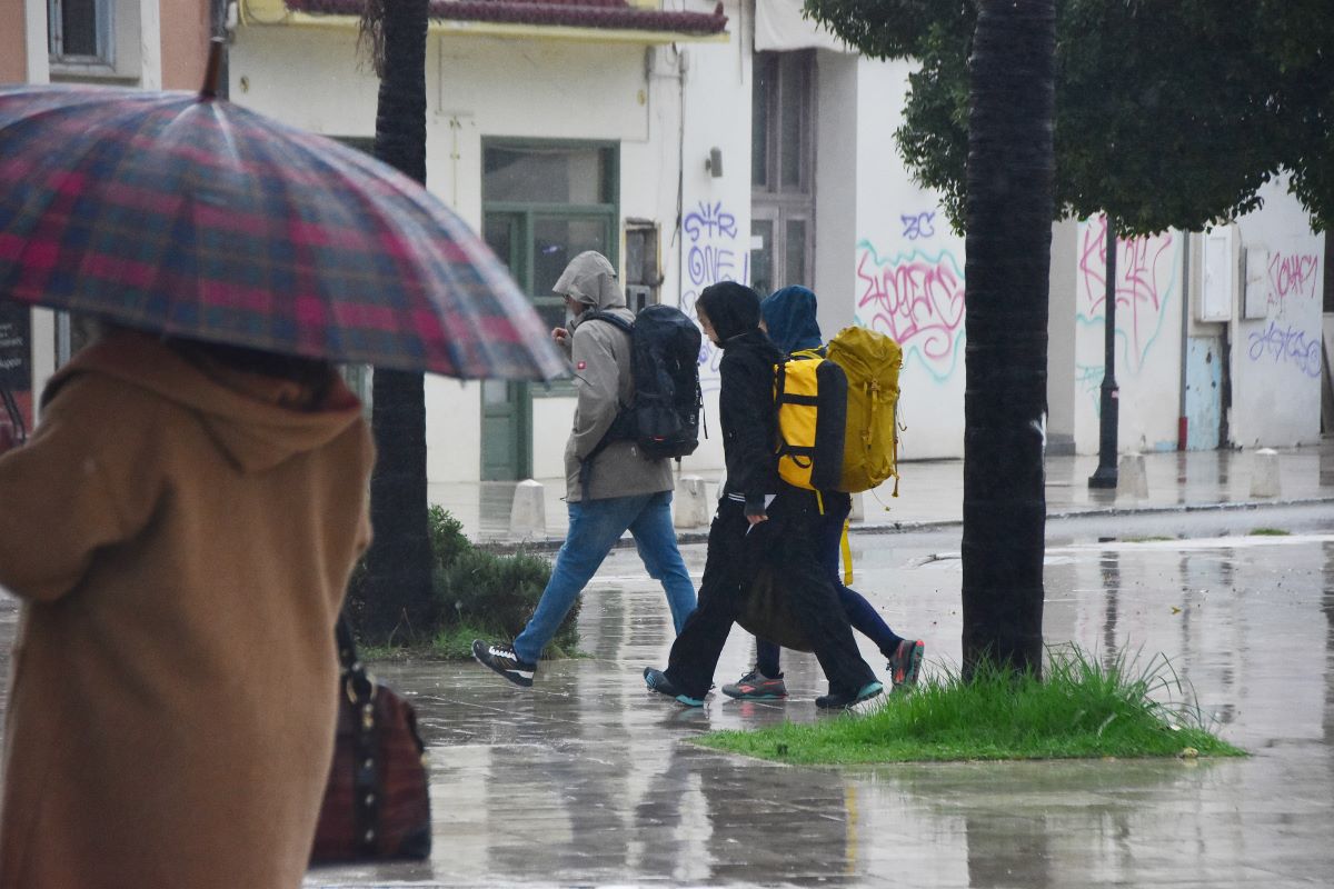 Light Rain and Local Storms in Southeastern Greece on Friday