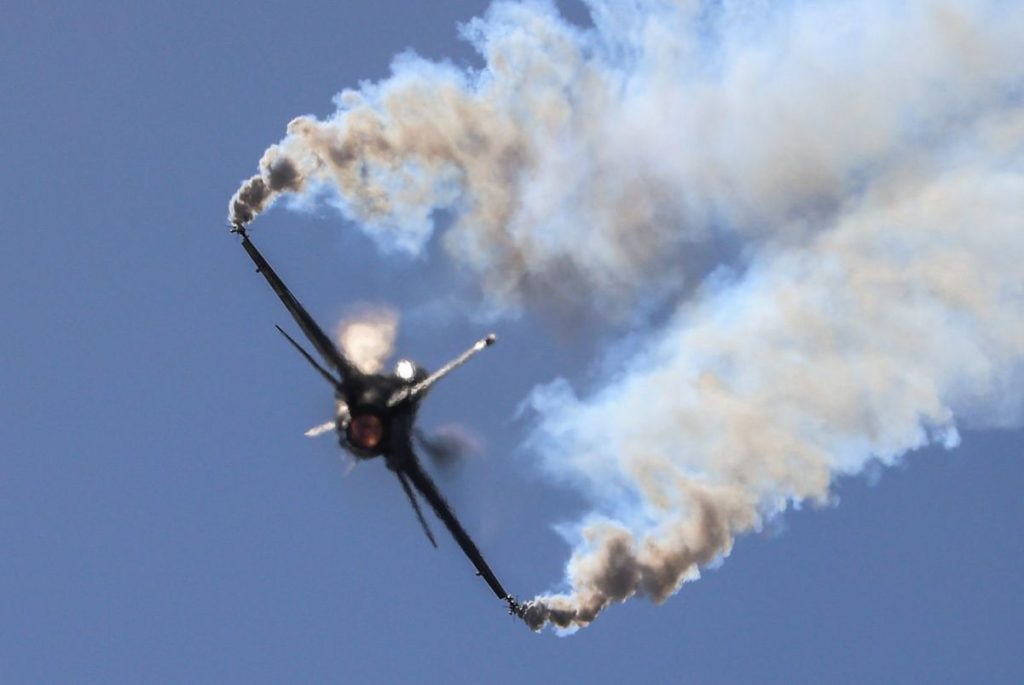 Wings Over Athens: Fighter Jets Dazzle Crowds at Flisvos Beach