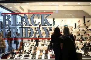 Greek Shoppers Plan Bigger Black Friday Purchases in 2025