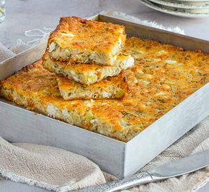 Easy Onion Pie with Mixed Cheeses