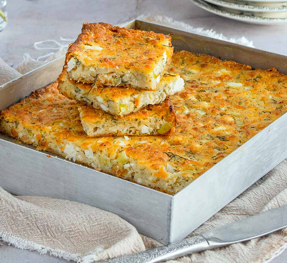 Easy Onion Pie with Mixed Cheeses