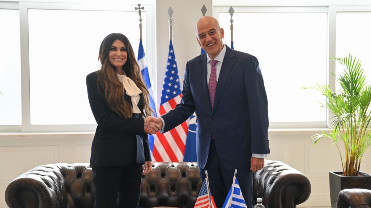 US Ambassador, Greek Defense Minister Advance Military Ties