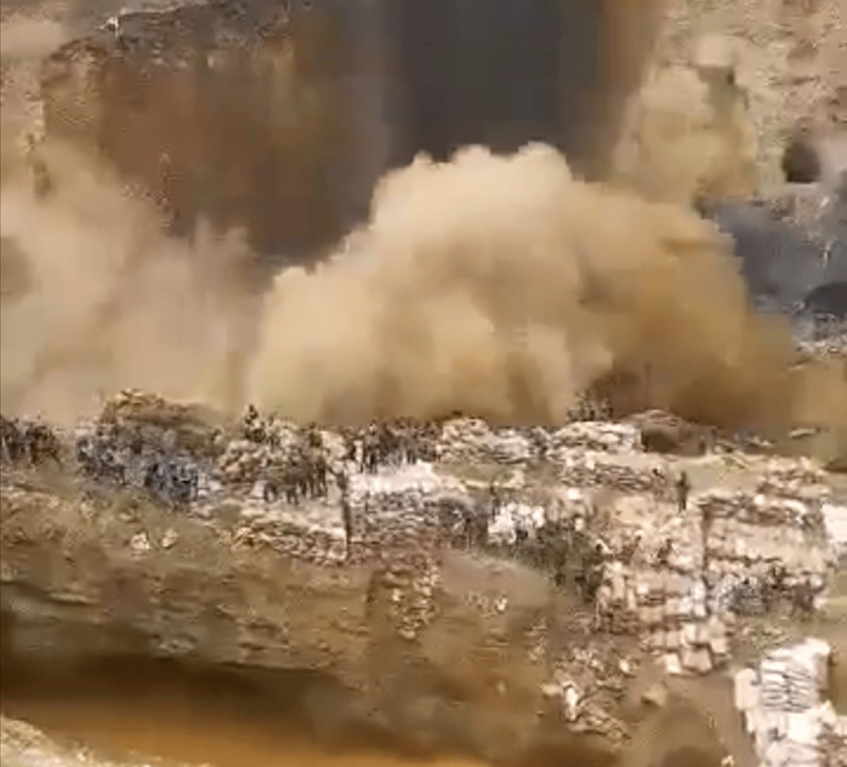 Around 30 Dead in Congo Copper Mine Bridge Collapse