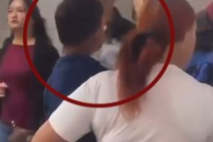 Child Seen Vaping in Mother’s Arms at Athens Metro