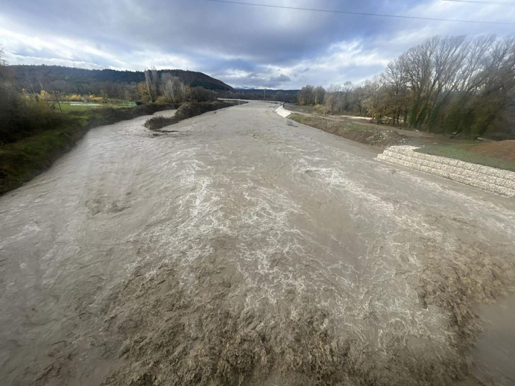 Severe Weather Floods Kastoria and Strands Local Farmers