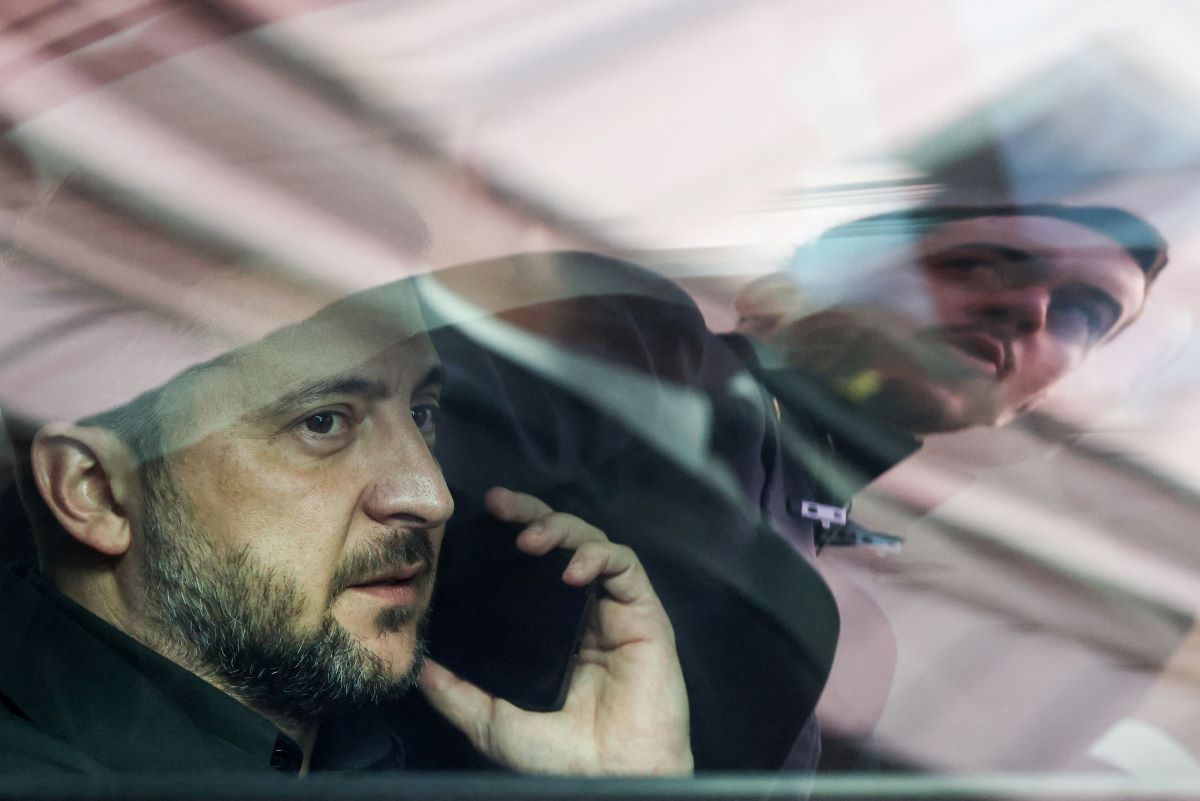 US Plan Would Push Ukraine to Cede Land and Arms, Sources Say