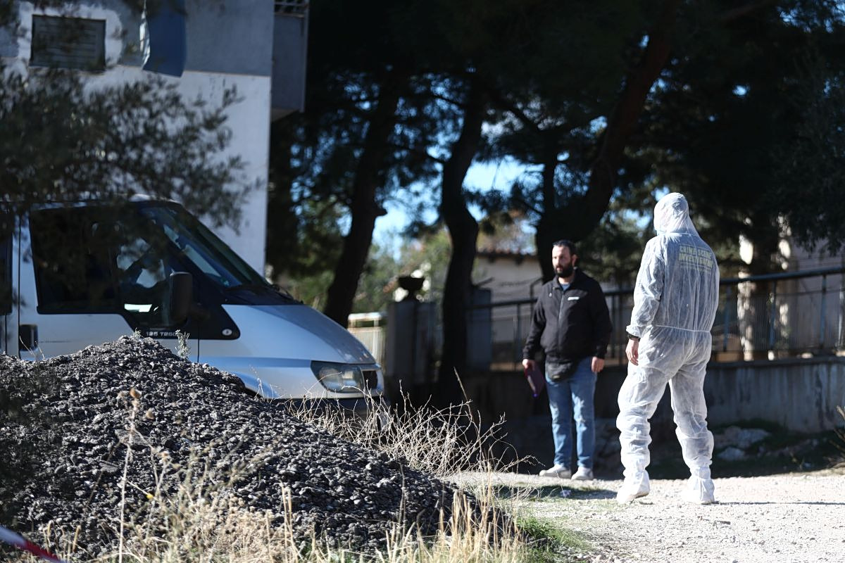 Man Kills Brother with Scissors in Family Home