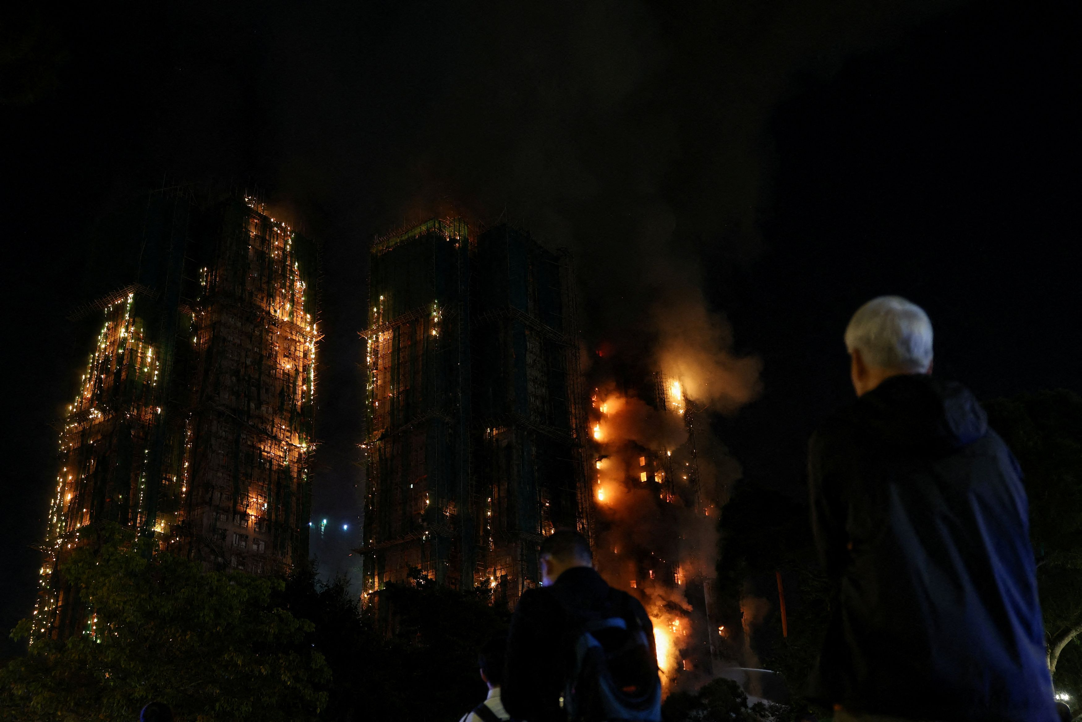 Hong Kong Blaze Kills 55, Hundreds Missing in Tai Po
