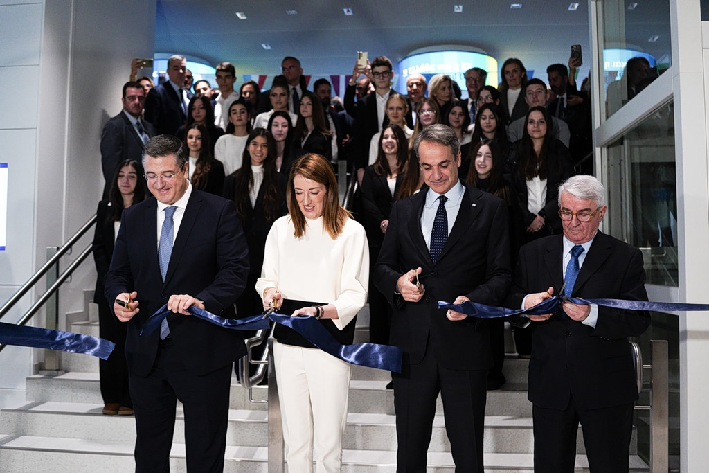 Mitsotakis and Metsola Highlight Unity at Europa Experience Opening