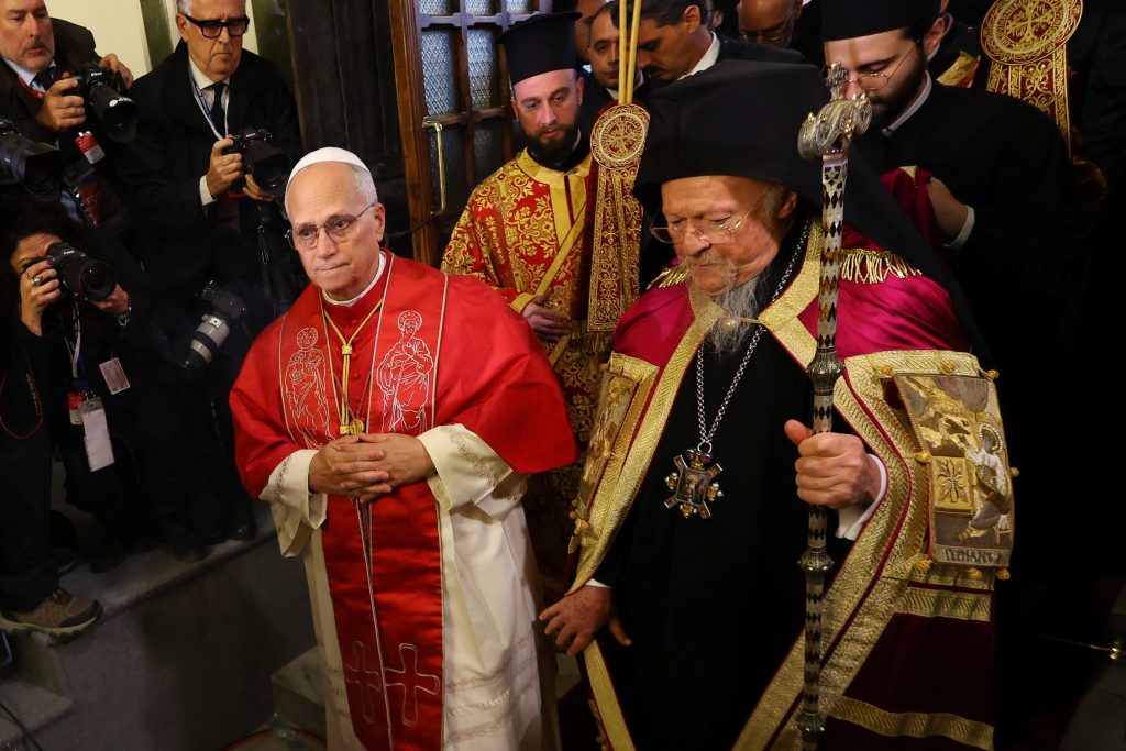 Pope Leo Arrives at Fanar in Istanbul (video)