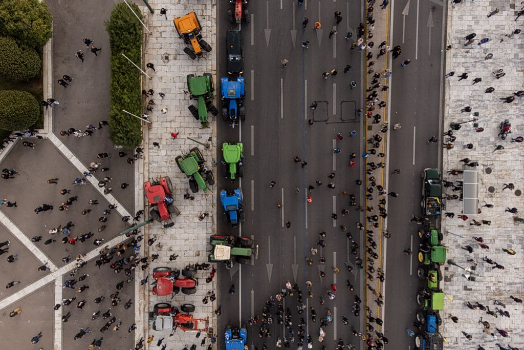 Greece: Farmers Roll Out Tractors in Nationwide Protest