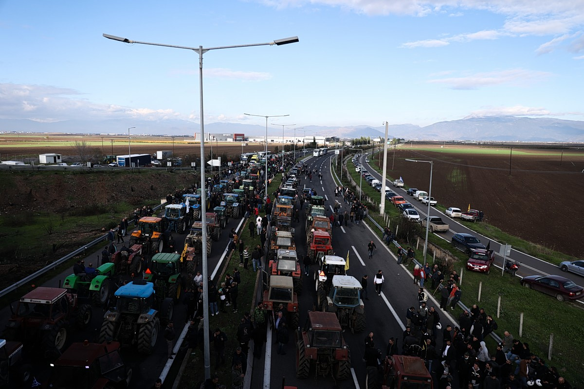 Farmers Block Highways Across Greece as Protests Escalate