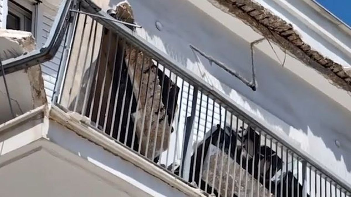 Balcony Collapse in Greece Injures 50-Year-Old Woman