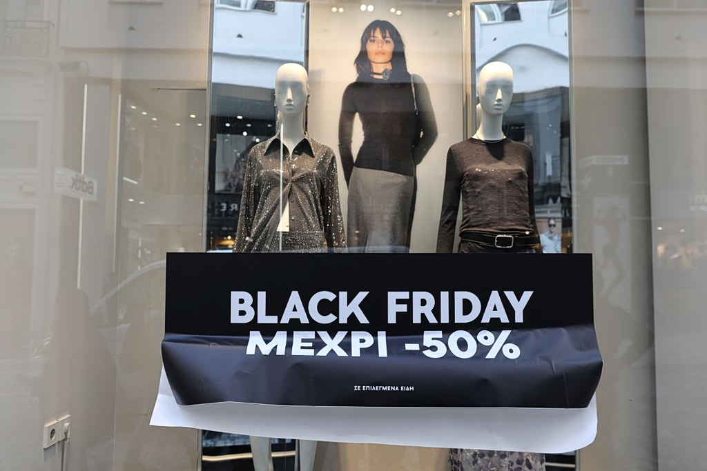 Greek Retail Struggles as Black Friday Fails to Boost Sales