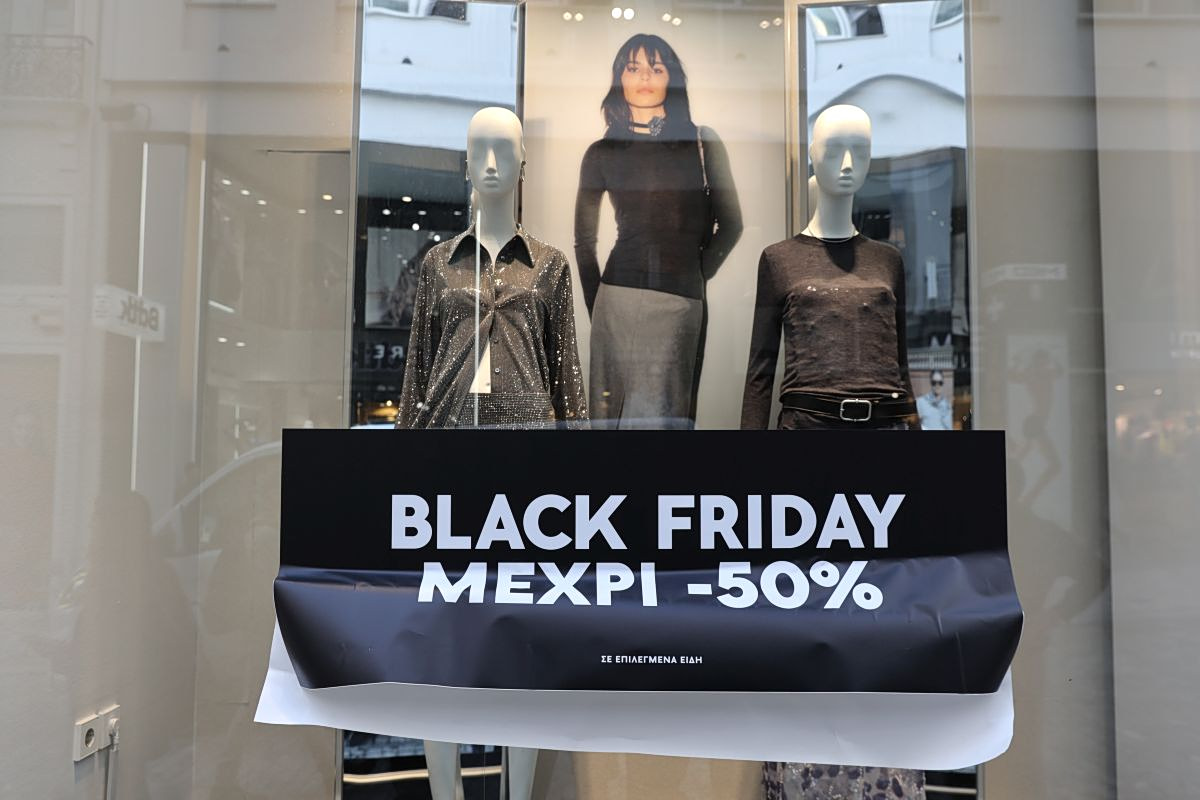 Greek Retail Struggles as Black Friday Fails to Boost Sales