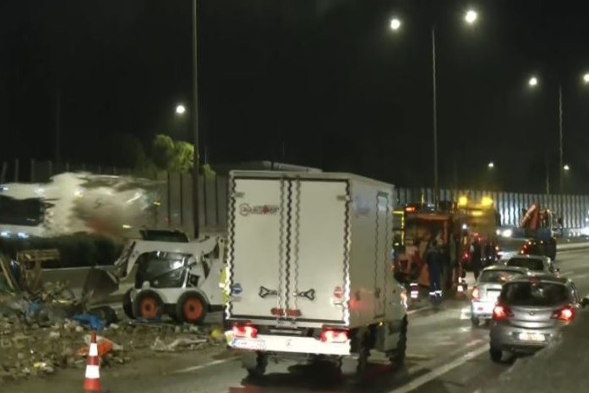 Major Traffic Chaos on Kifisos Avenue After Early-Morning Crash