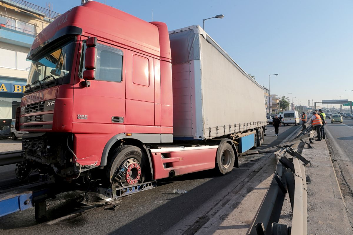 Truck Drives Wrong Way on Major Greek Highway; Driver Arrested