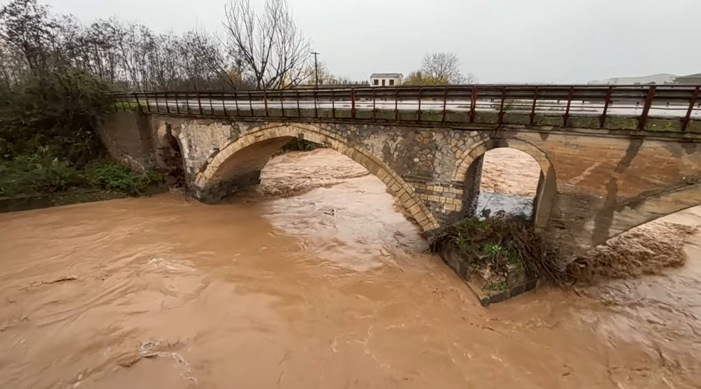 Storm Front Again Causes Flooding in Thessaly; Rail Service Cut