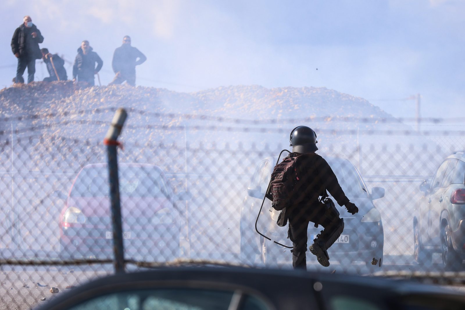 Clashes in Crete as Farmers Block Heraklion Airport