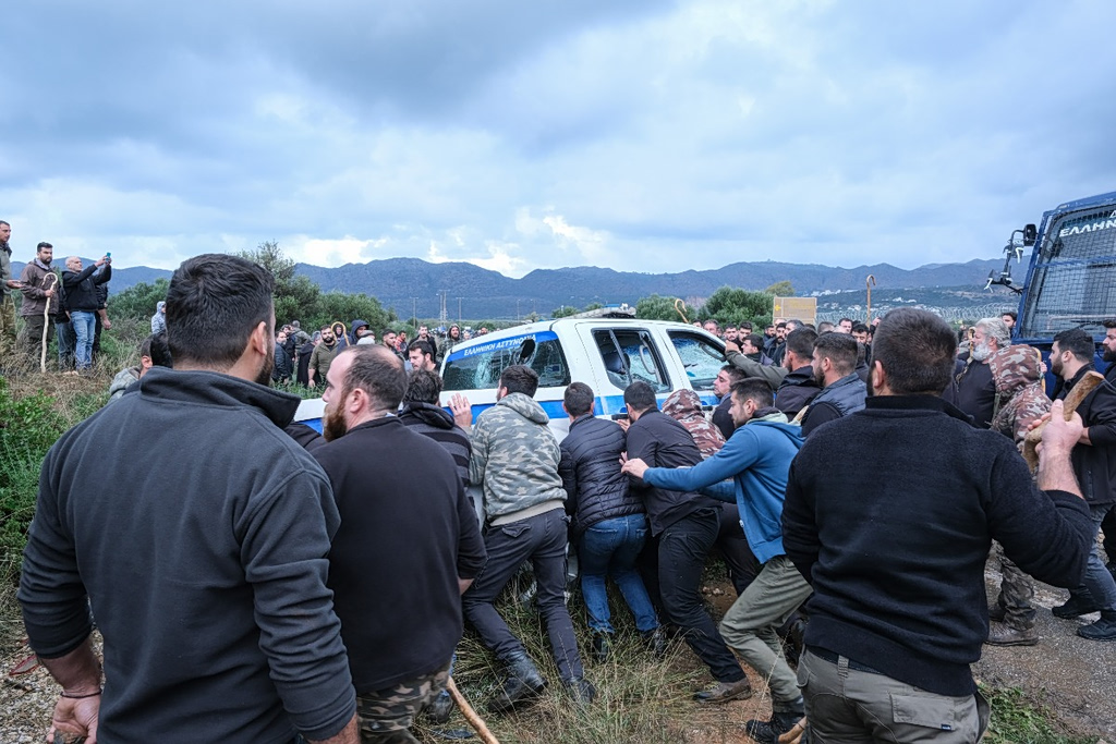 Farmers Escalate Protests as Standoff With Government Deepens