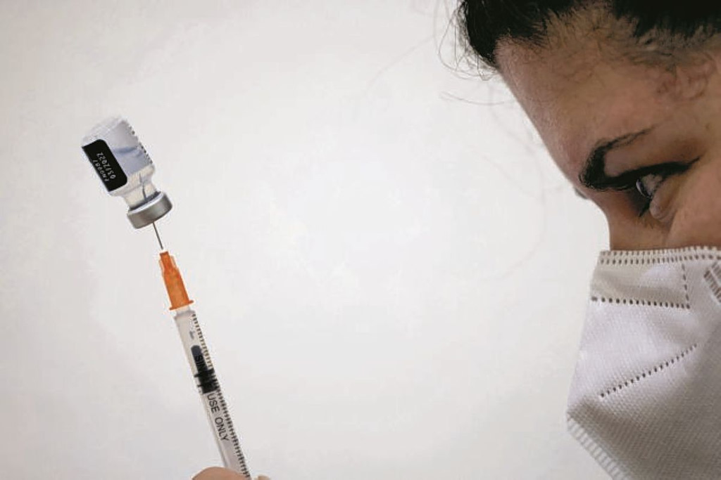 FDA Probes Possible Vaccine-Linked Deaths as Oversight Tightens