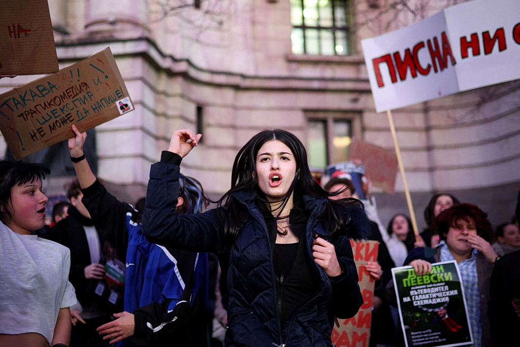 Wave of Gen-Z Unrest Fells Its First European Government