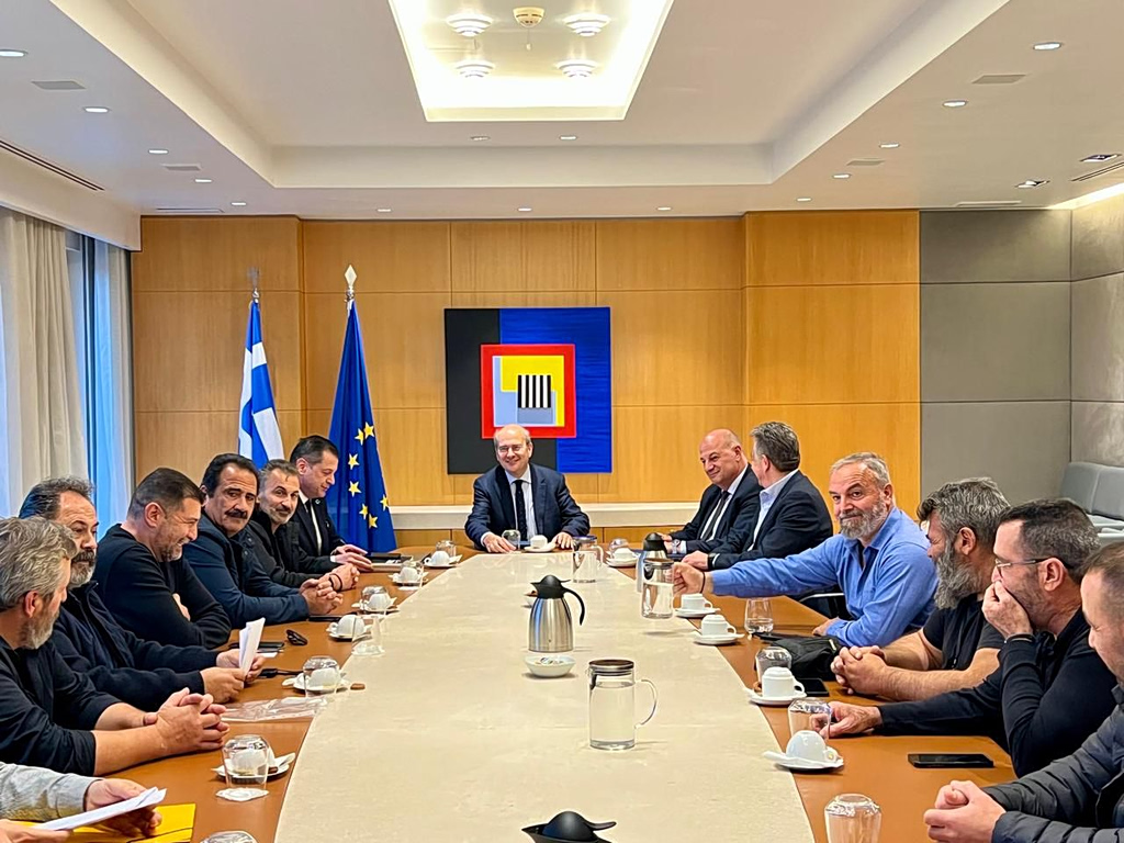 Talks Between Greek Officials and Cretan Farmers End Without Deal