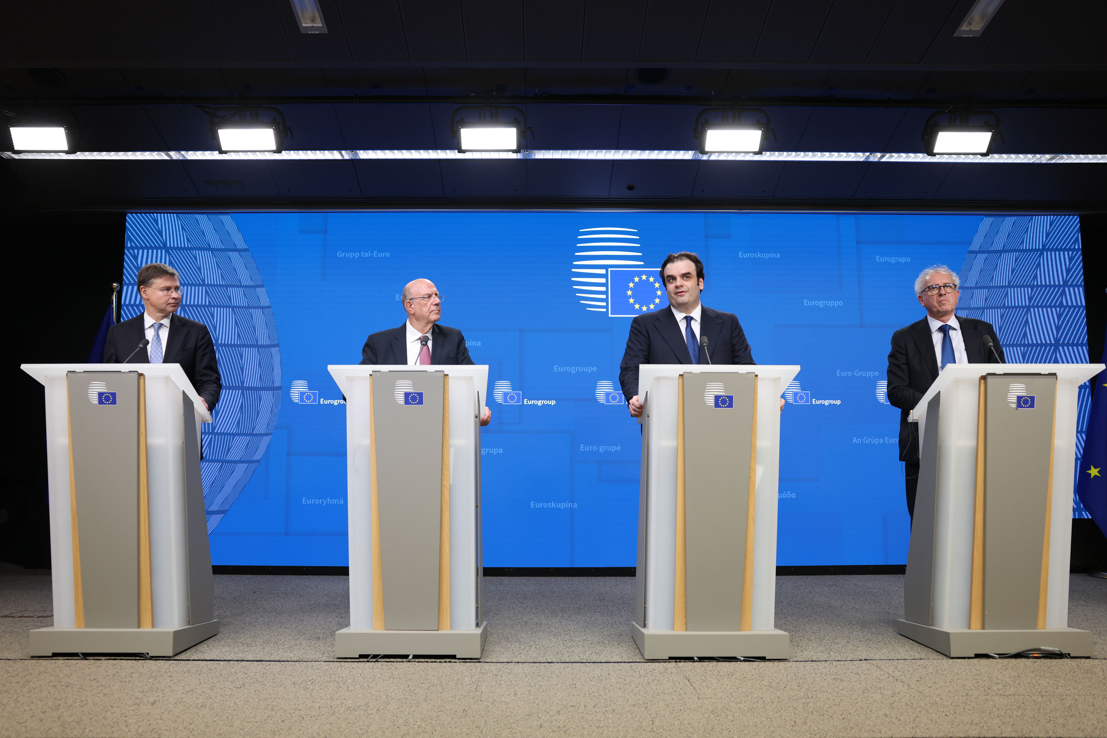 Global Media Highlight Greece’s ‘Comeback’ After Eurogroup Vote